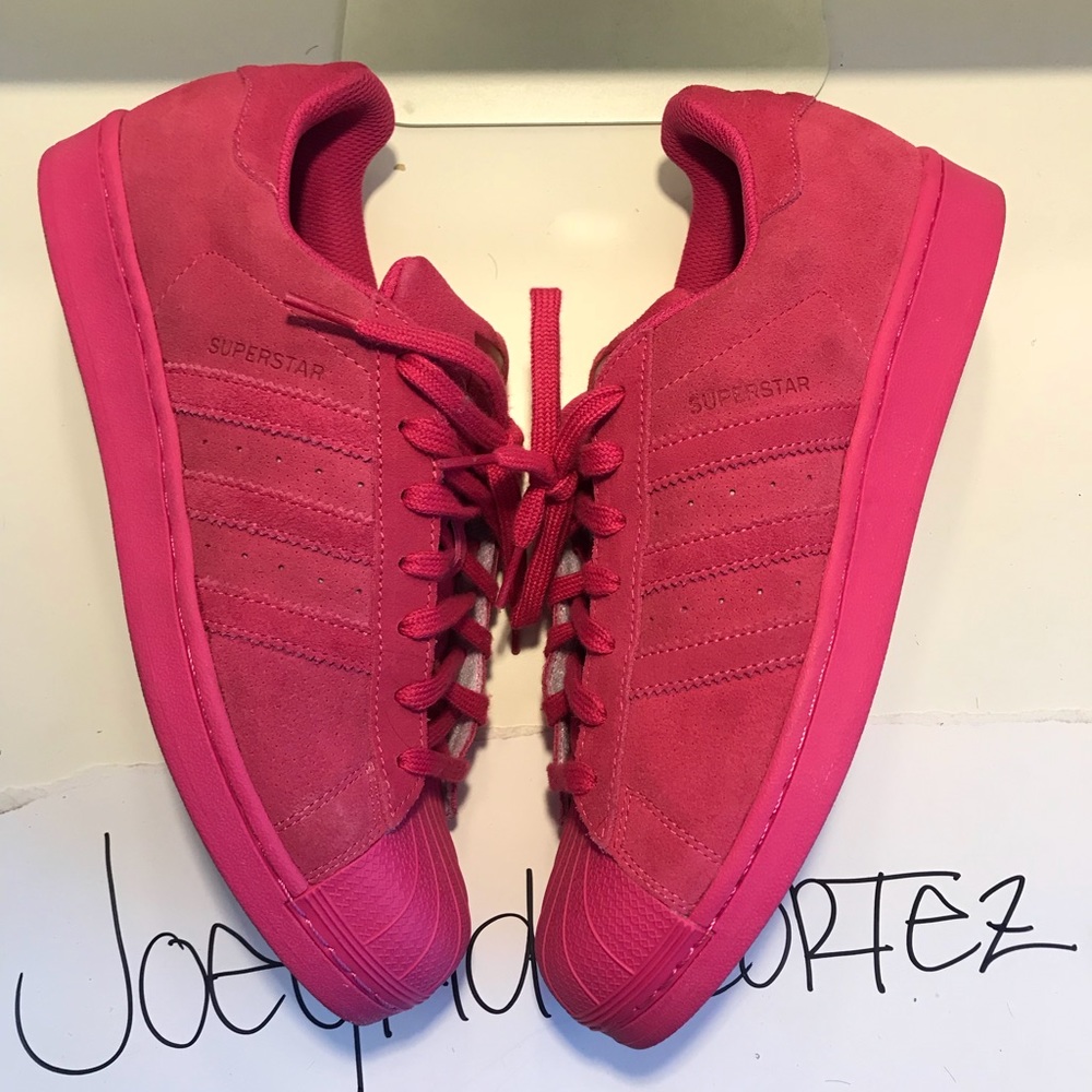 Both size 9.5